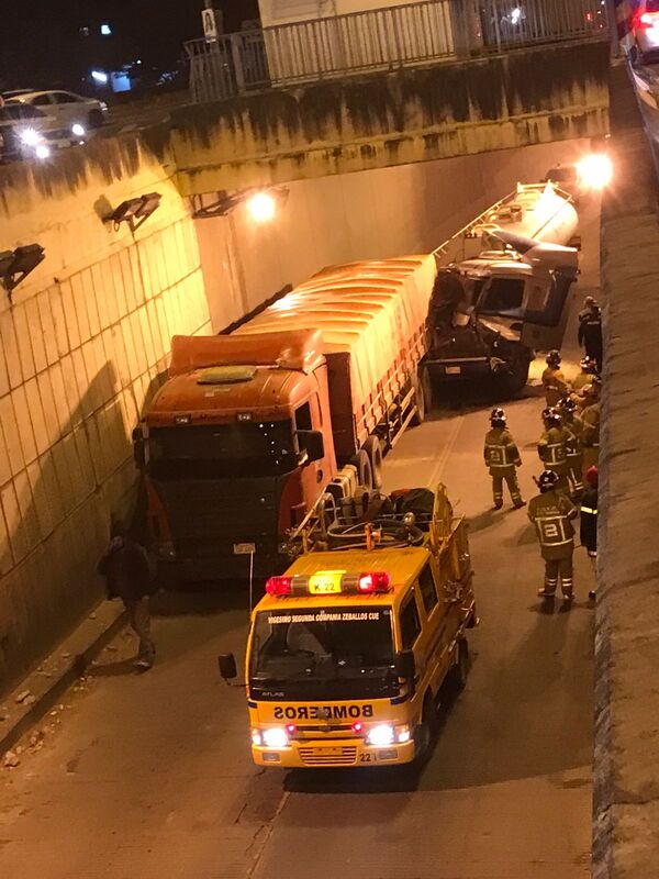 Camiones de gran porte chocan en el Túnel Semidei | 1000 Noticias