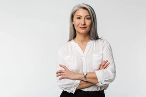 Mujeres con canas: consejos para hacer la transición hacia un pelo canoso (y hermoso) - Estilo de vida - ABC Color