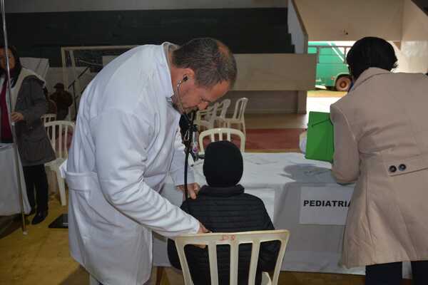 FAMILIAS DE CAPITÁN MEZA RECIBEN ATENCIÓN MÉDICA GRATUITA