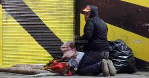 La Nación / Ante bajas temperaturas, iniciativa social recibe abrigos para los más vulnerables