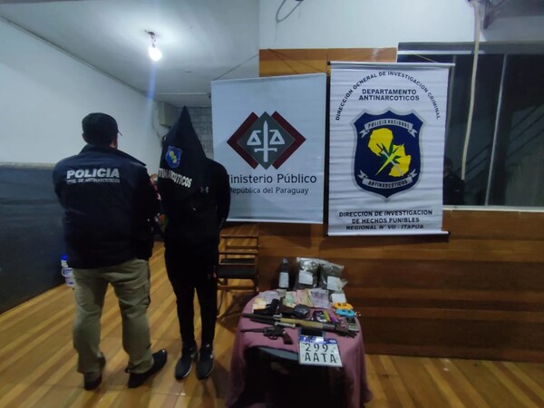 DEPARTAMENTO DE ANTINARCÓTICOS INCAUTA ARMAS Y ESTUPEFACIENTES EN BARRIO PACÚ CUÁ