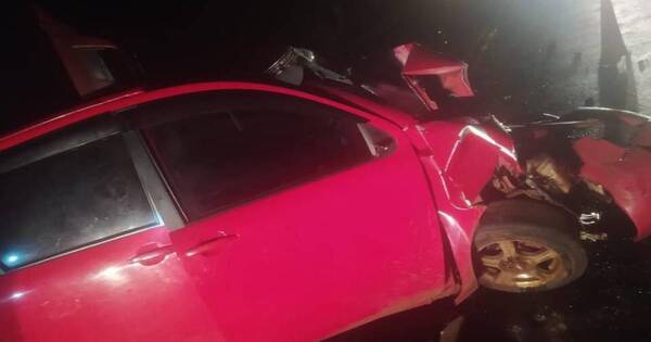 La Nación / Fallecen dos hombres en aparatoso accidente en Concepción