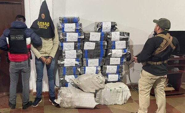 Diario HOY | Interceptan a traficantes e incautan unos 600 kilos de marihuana que iban a Brasil