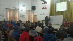 INTERNOS DEL PENAL DE TACUMBÚ SE CAPACITAN CON EL FÚTBOL