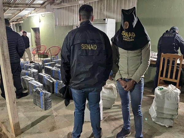 Senad interceptó dos automóviles y decomisó más de 600 kilos de marihuana