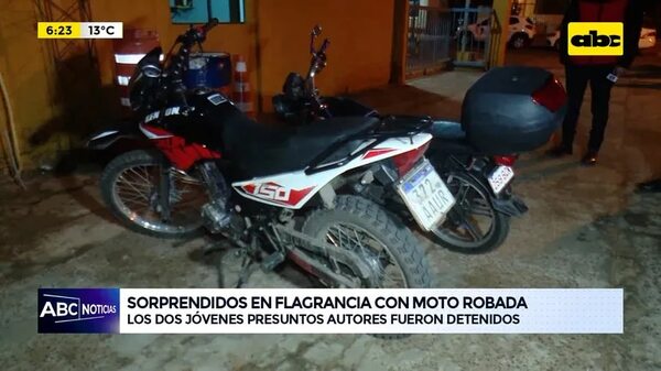 Video: sorprendidos en flagrancia con moto robada - ABC Noticias - ABC Color