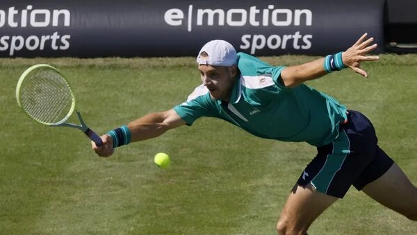 Struff rompe los pronósticos y se cita con Tiafoe en la final de Stuttgart - Tenis - ABC Color