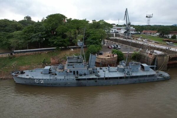 Diario HOY | El Humaitá, buque gemelo del cañonero Paraguay, a la espera de volver a navegar
