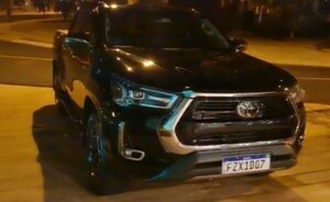 Se hospedó en un hotel y al salir ya no encontró su camioneta