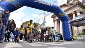 Biciday reúne a familias y amigos en el microcentro de Asunción