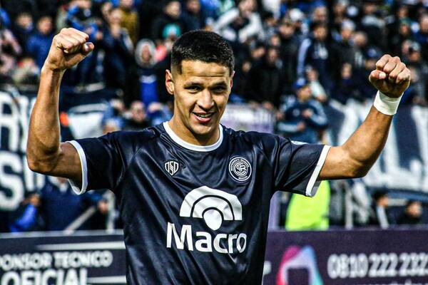 [VIDEO] El paraguayo que ya marcó 18 goles en el fútbol argentino