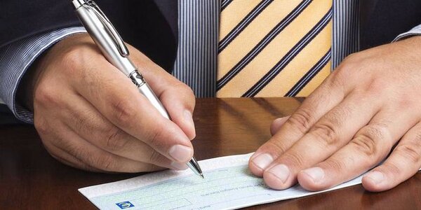 Uso de cheques llega a los niveles más bajos registrados