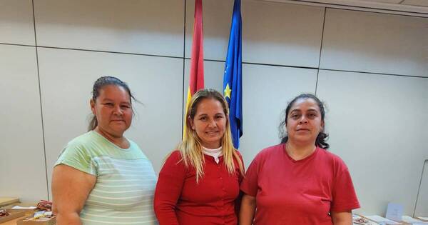 La Nación / Bijouterie de Cateura: de la basura al brillo de las pasarelas