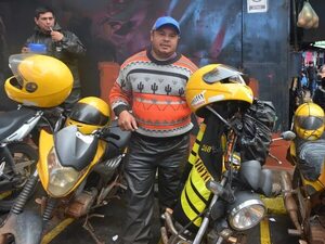 Mototaxista celebra el Día del Padre junto a sus tres hijos - ABC en el Este - ABC Color