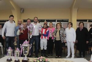 Turf: Homenajes al Gral. Rodríguez - Polideportivo - ABC Color