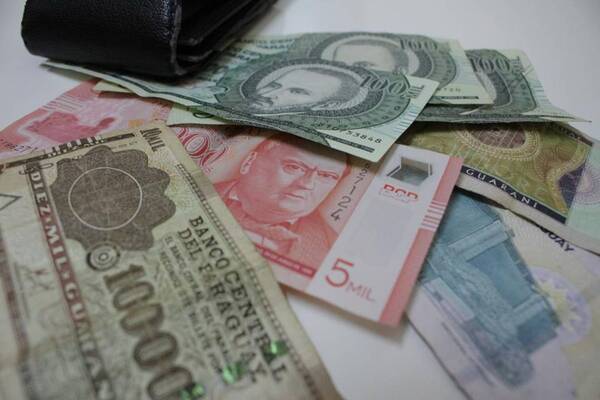 Menos del 20% de los asalariados se beneficiarían con el aumento del salario mínimo - ADN Digital