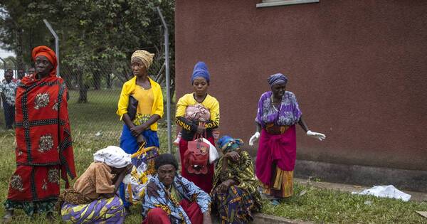 La Nación / Cruel masacre en una escuela de Uganda dejó 41 muertos