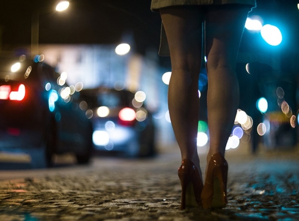 Cae red que explotaba sexualmente a mujeres sudamericanas en España - Oasis FM 94.3