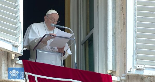 Papa agradece “cercanía humana y espiritual” de fieles durante su ingreso al hospital | 1000 Noticias