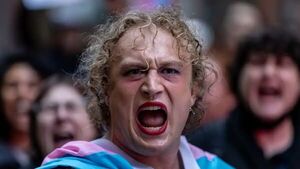 Llevando la estupidez a un nuevo nivel: La universidad John Hopkins elimina la palabra "mujer" de su glosario - Informatepy.com