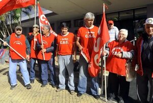 Sindicalistas anuncian movilización contra mal manejo financiero de IPS - Nacionales - ABC Color