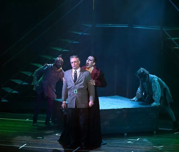 “Drácula, el musical” deslumbra en el BCP con grandes voces y una notable puesta - Cultura - ABC Color