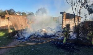 Vivienda se incendia por completo en CDE