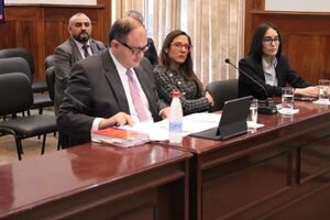 Fiscales enjuiciados por “aprietes” de RGD conocerán sentencia del Jurado - Nacionales - ABC Color