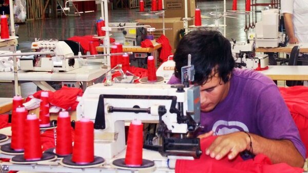 Industria textil nacional sufre por creciente triangulación de prendas