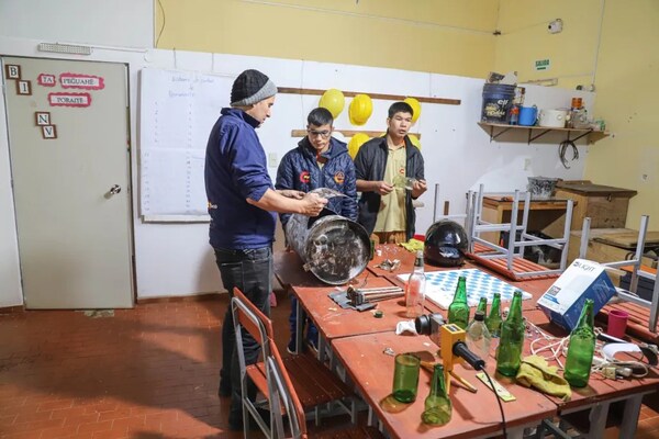 IMPULSAN OPORTUNIDADES DE EMPLEO Y AUTOEMPLEO A ESTUDIANTES DE LA ETE