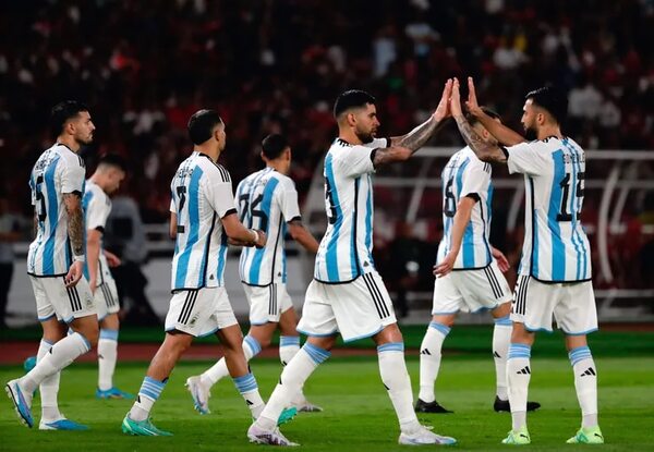 Sin Messi, Argentina supera por 0-2 a Indonesia - Fútbol Internacional - ABC Color
