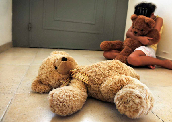 Condenan a 15 años de prisión a hombre que convivió con niña de 13 años