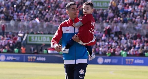 Miguel Almirón y su inolvidable Día del Padre - Gente - ABC Color