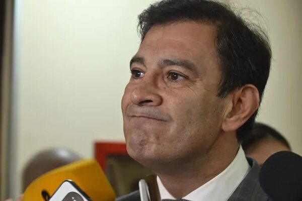 Ovelar continúa firme su candidatura a presidente del Senado a pesar de inhabilitación de sus cuentas bancarias - Política - ABC Color
