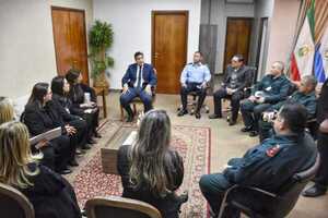 CURSANTES DEL INSTITUTO DE ALTOS ESTUDIOS ESTRATÉGICOS VISITARON LA GOBERNACIÓN DE ITAPÚA