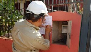 ANDE en apuros: 385.000 morosos deben US$ 200 millones, cortes masivos para cobrar
