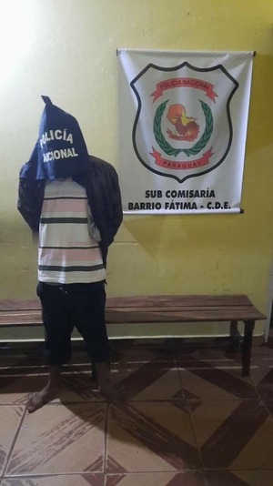 Ciudadano habría atacado a su familia con tenedor de asado | 1000 Noticias