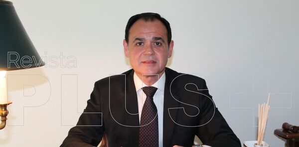 Rub茅n Ram铆rez Lezcano: "Nuestra agenda con Brasil va mucho m谩s all谩 de Itaip煤" - Revista PLUS