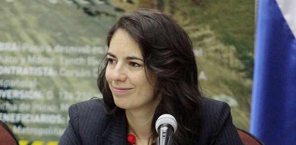 Santiago Pe帽a designa a Claudia Centuri贸n como la primera mujer al frente del Ministerio Obras P煤blicas y Comunicaciones - Revista PLUS