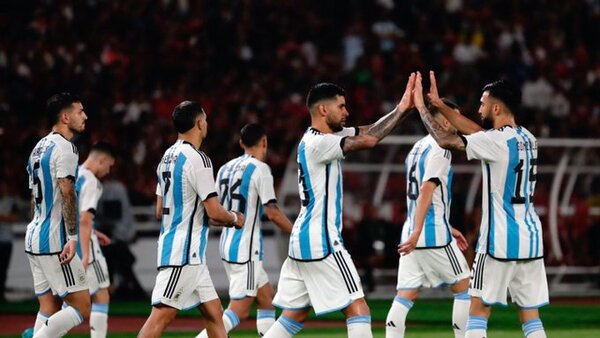 Sin Messi ni Di María, los campeones del mundo dan espectáculo