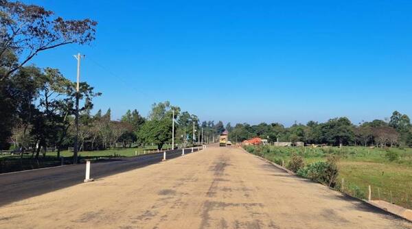 Las obras del asfaltado en el tramo Puerto Campichuelo – RutaPY06 cuenta con un avance del 60%
