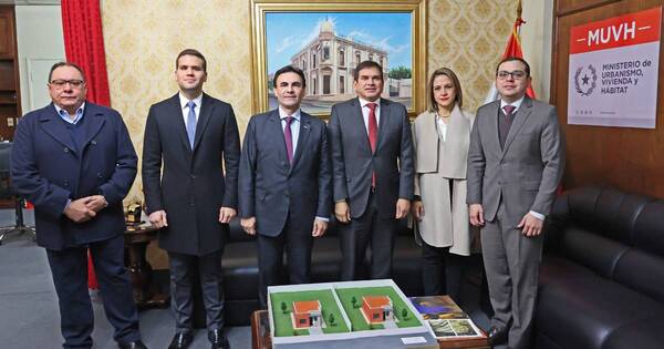 La Nación / Carlos Pereira destaca transición ordenada en el MUVH y las líneas de trabajo de Baruja