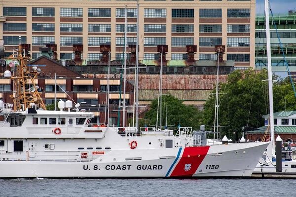 La Guardia Costera de EE.UU. busca el submarino que llevaba a turistas a ver el Titanic - Mundo - ABC Color