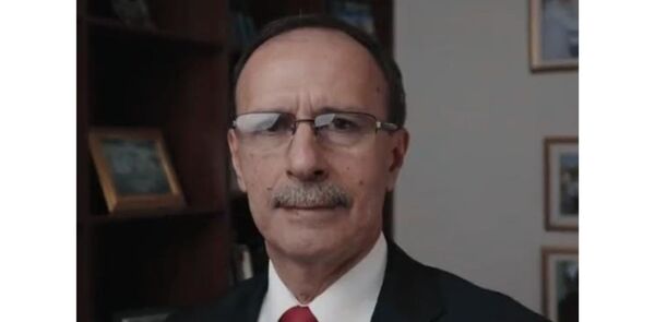 Santiago Pe帽a nombra a Oscar Gonz谩lez como nuevo ministro de Defensa Nacional聽 - Revista PLUS