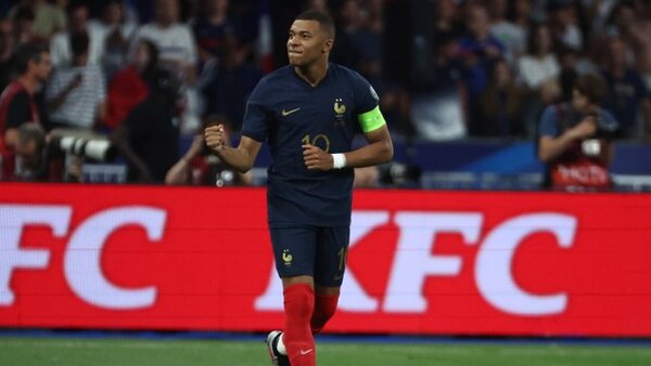 Mbappé sella de penal la superioridad francesa