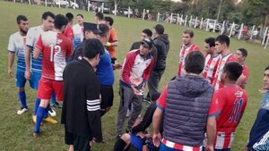 Futbolista golpeó a un árbitro tras anular un gol en Yataity