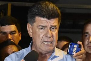 Efraín convoca a sesión para analizar llamado a elecciones en busca de nuevo titular del PLRA  - Política - ABC Color