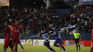 El 2 de Mayo no suelta la punta de la Intermedia