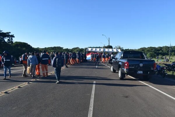 Ultimátum para firma de contrato colectivo - Nacionales - ABC Color