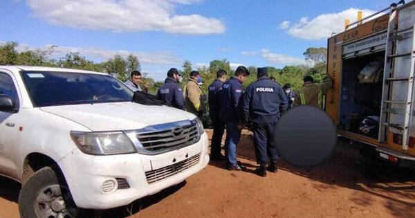 La Nación / Policías detienen a presunto feminicida